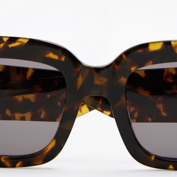 Sold Zara Sunglasses with case - Picture 2 of 5